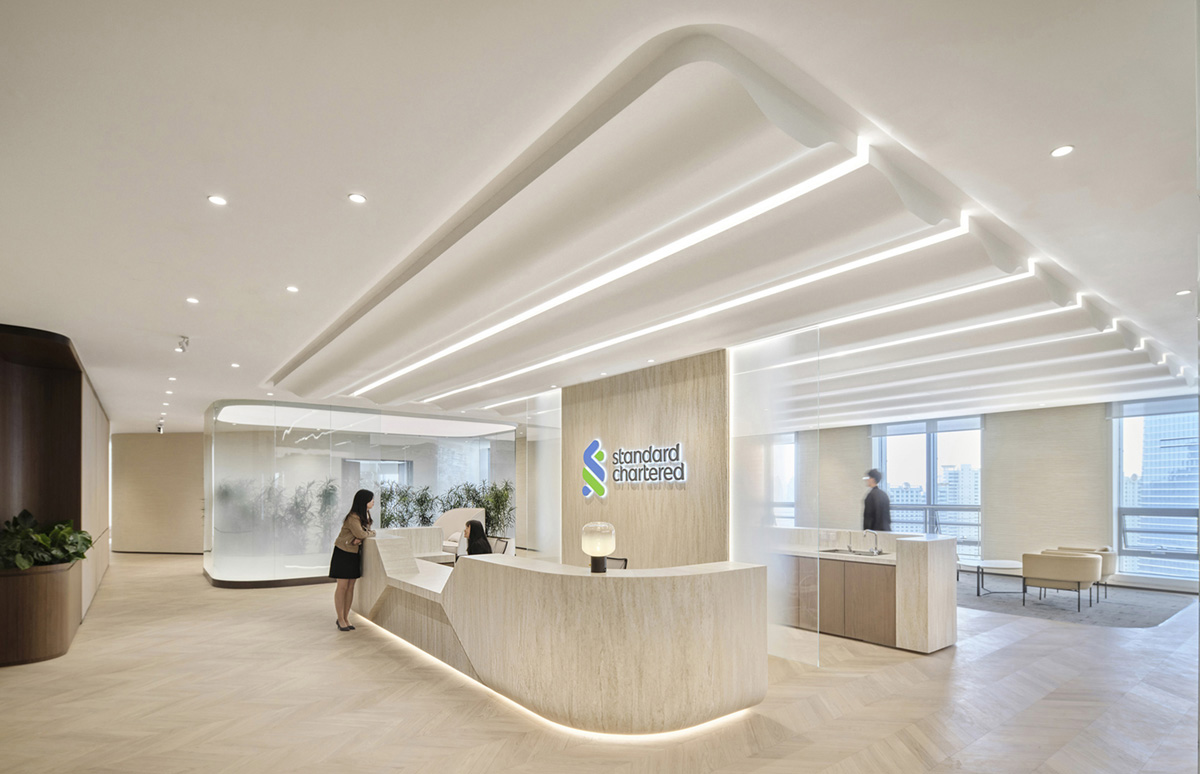 多元、包容的渣打銀行上?？偛哭k公室裝修設(shè)計(jì)(圖2)