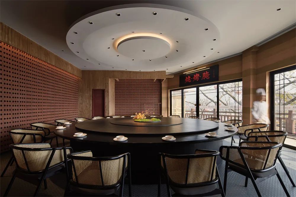 尋味煙火氣  萬(wàn)州小舅母子烤魚餐廳裝修設(shè)計(jì)(圖9)